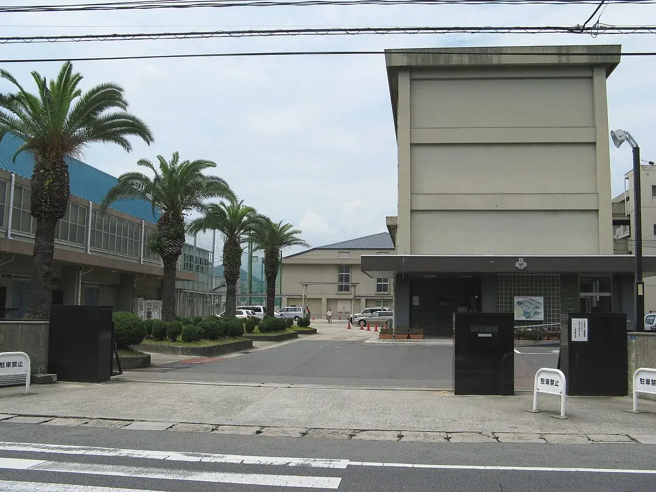 広島県立三原高等学校の校舎・学校敷地