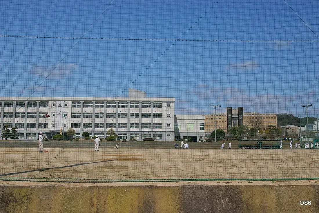 広島県立西条農業高等学校の校舎・学校敷地