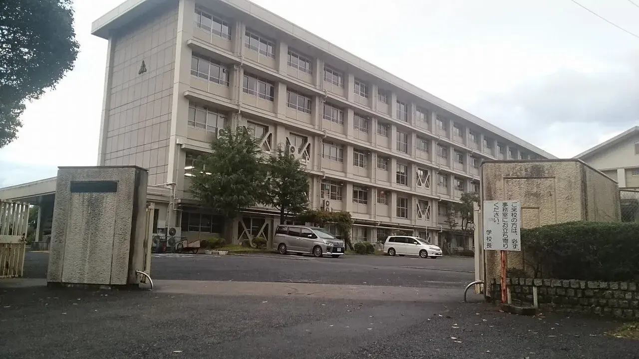 広島県立安西高等学校の校舎・学校敷地