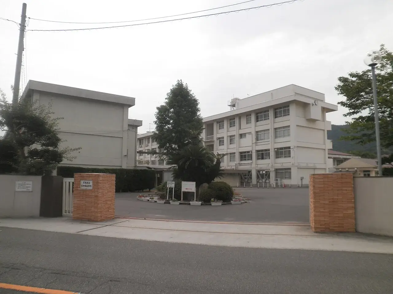 広島県立大柿高等学校の校舎・学校敷地