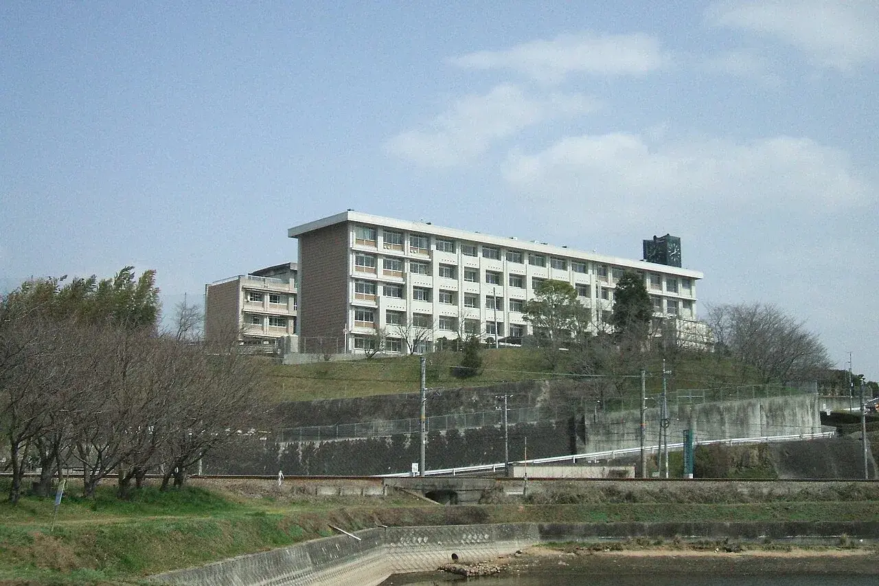 広島県立神辺旭高等学校の校舎・学校敷地