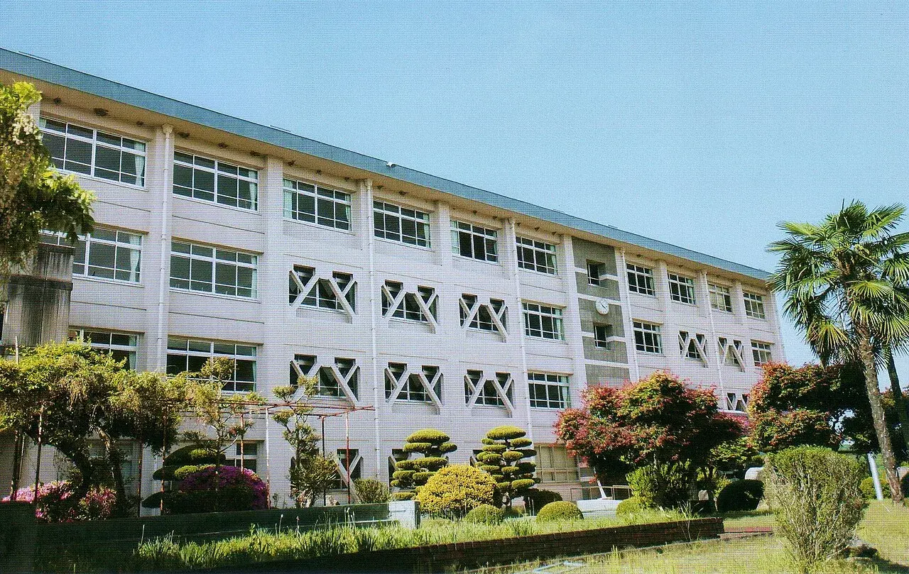 広島県立三次青陵高等学校の校舎・学校敷地